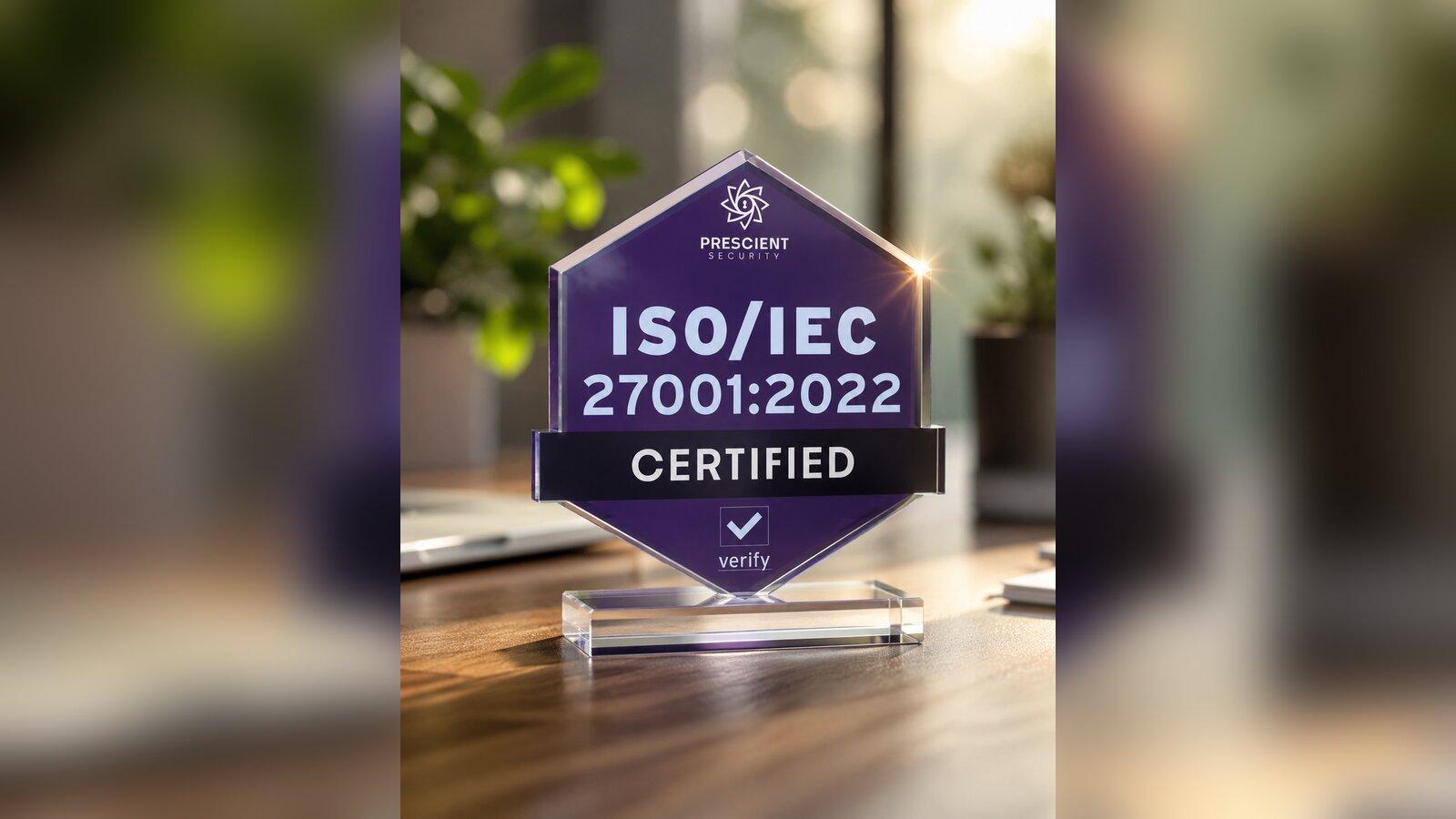 ISO/IEC 27001:2022 CERTIFIED — Zertifikats-Trophäe